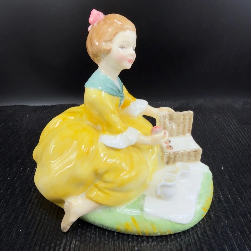 Royal Doulton Picnic Figurine Girl Yellow Dress Peggy‎ Davies England Fine China
